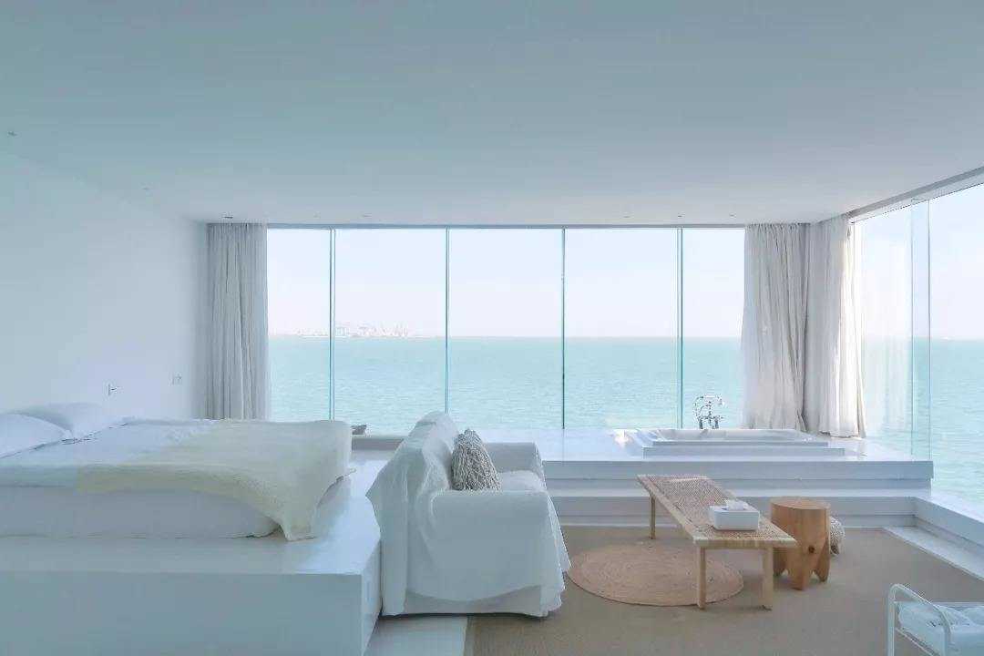 現(xiàn)代靠海式